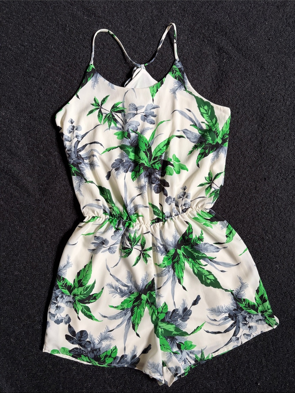 🌿NWOT HONEY PUNCH WOMENS SIZE SMALL TROPICAL PRINT ROMPER